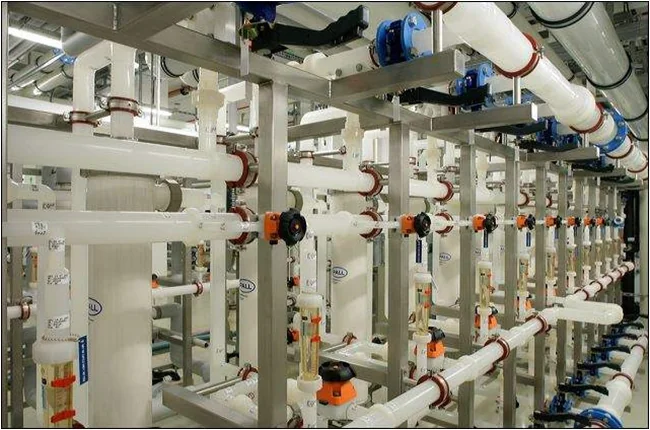 Ultra-pure water installation with PVDF piping